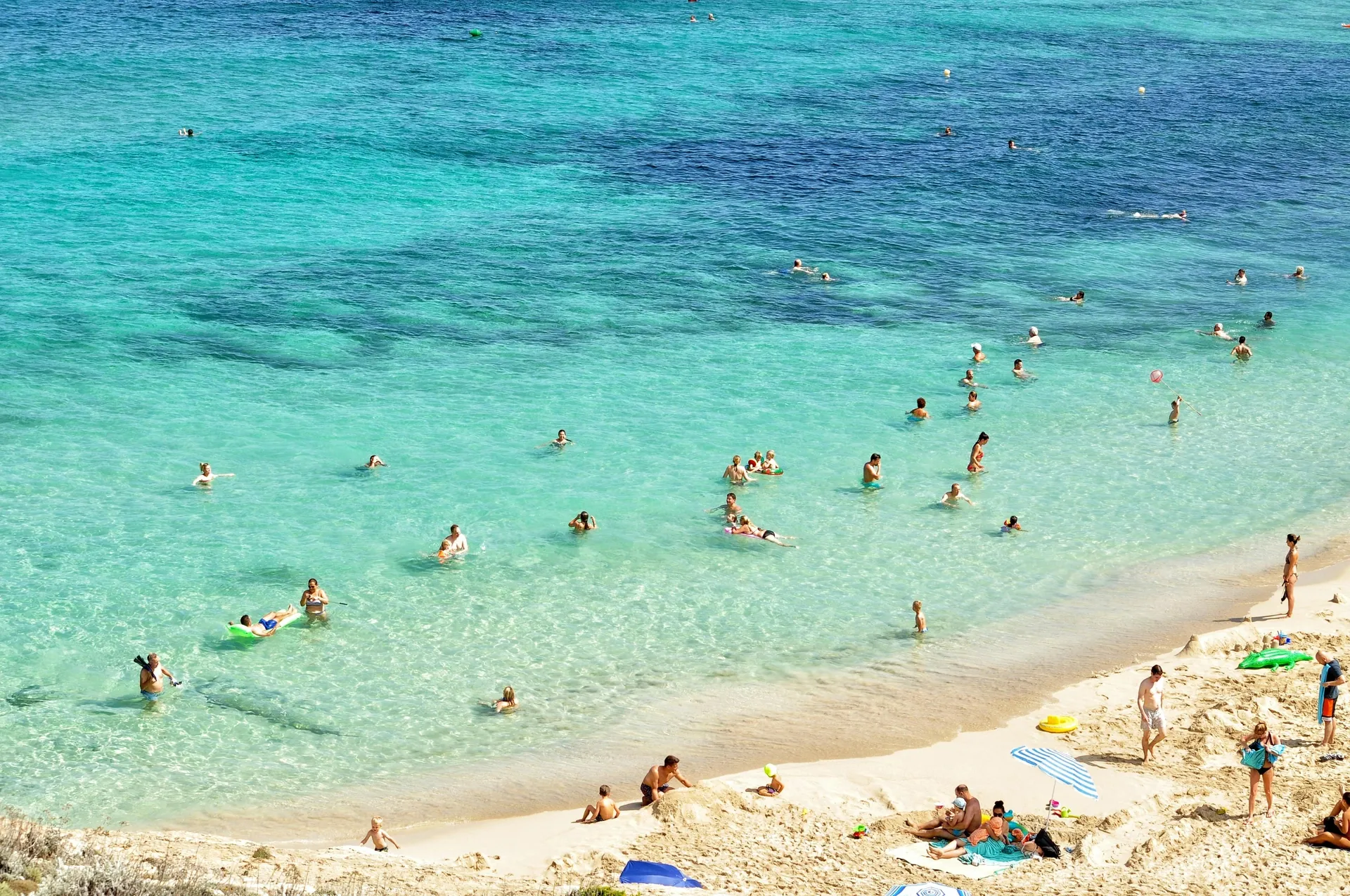 Beach with turquoise water in Mallorca